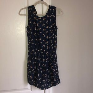 Super cute floral romper with pockets